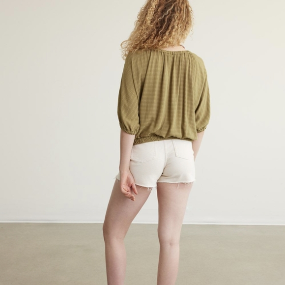 Reitman's Olive Blouse with Scoop Neckline Size Large - Picture 3 of 3